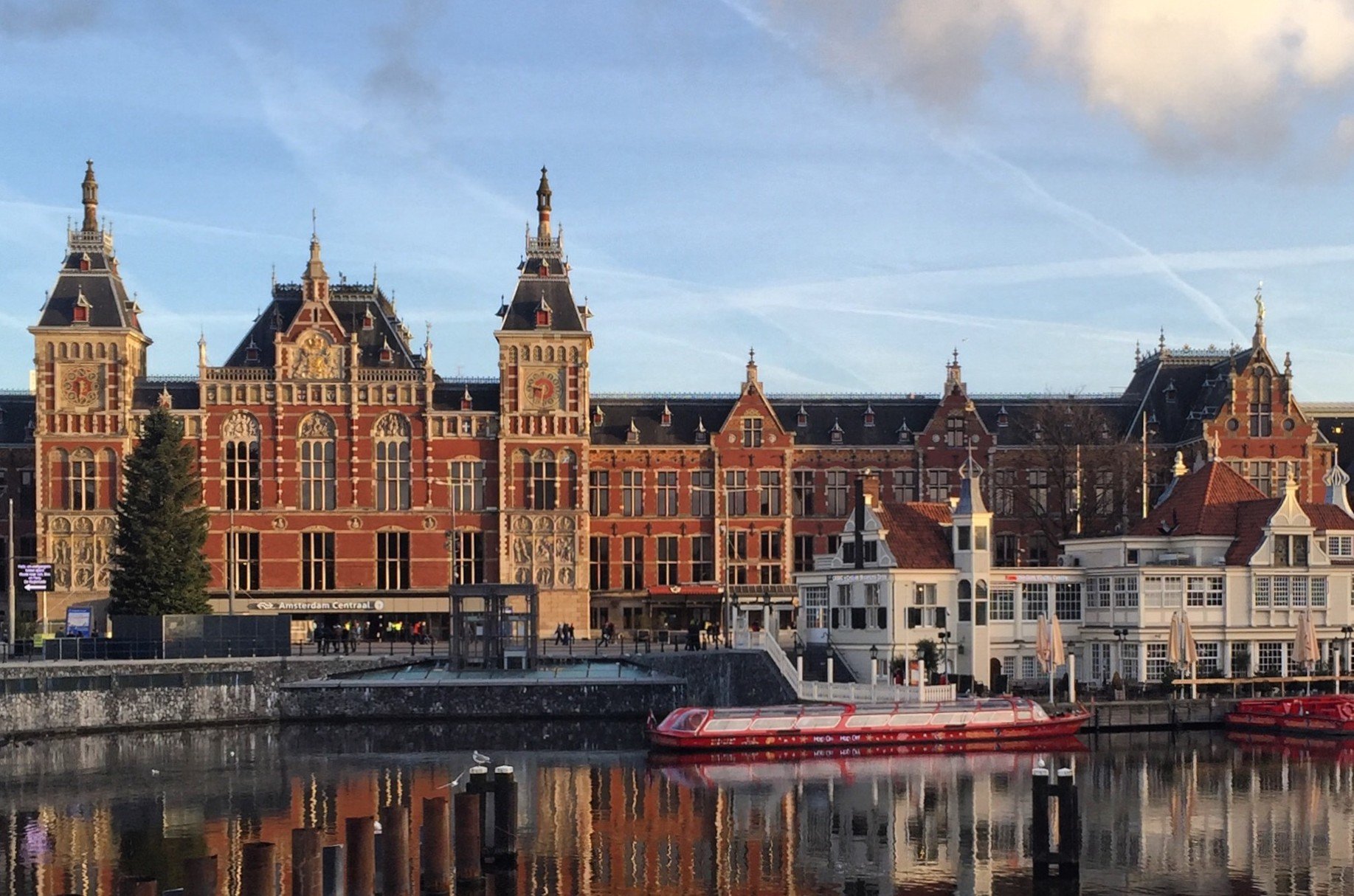 24 Hours of Sightseeing the Unexpected in Amsterdam