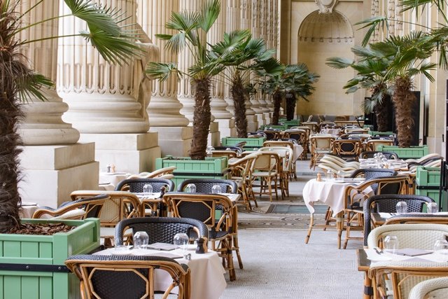 LuxeGetaways Magazine | Top 5 Favorite Places to Enjoy Outdoor Dining in Paris
