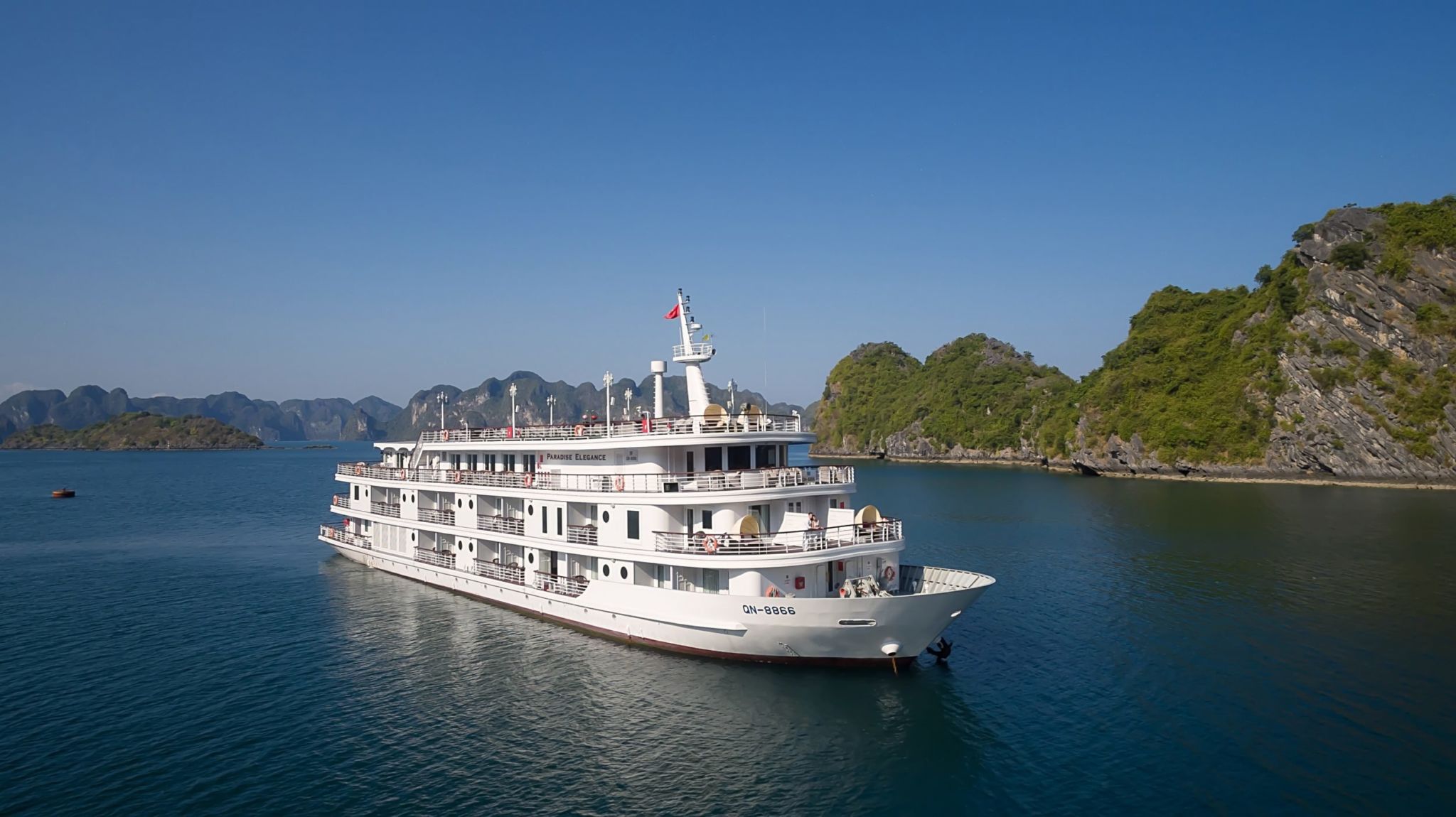 LuxeGetaways - Luxury Travel - Luxury Travel Magazine - Luxe Getaways - Luxury Lifestyle - Paradise Elegance Vietnam - River Cruise