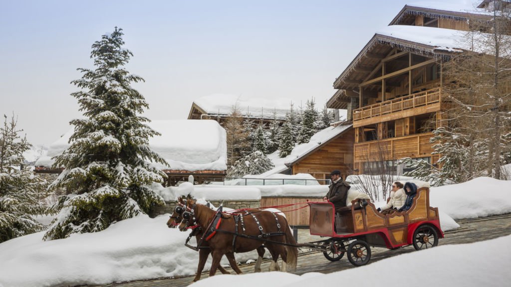 Four Seasons Presents The Ultimate Winter Getaway: “Shop In, Ski Out”