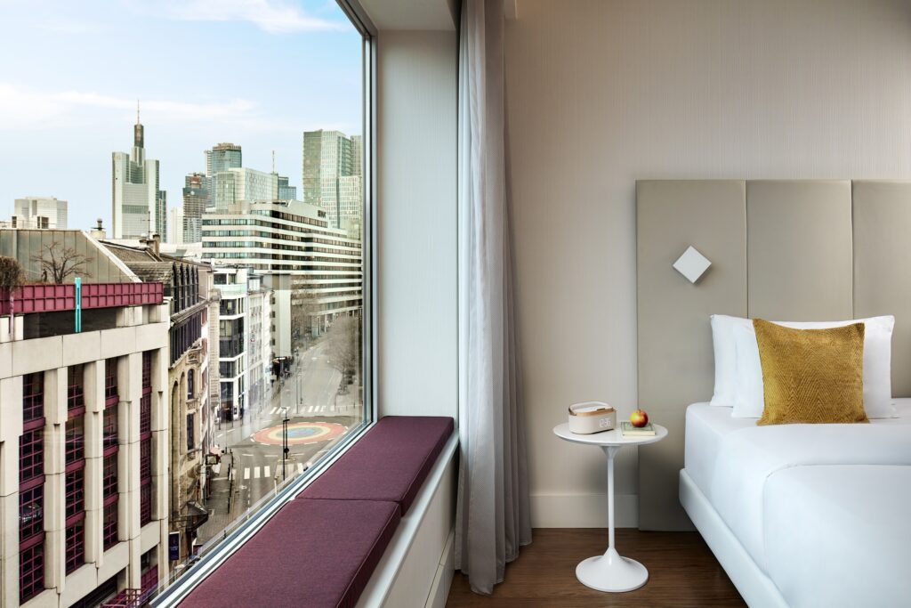 520308-Avani Frankfurt City Hotel - Guest Room Premium Double Room Window Seat with View-31be0d-original-1704685881