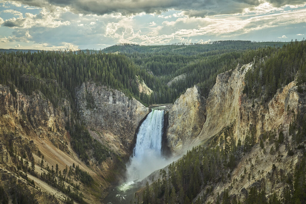 exploring yellowstone